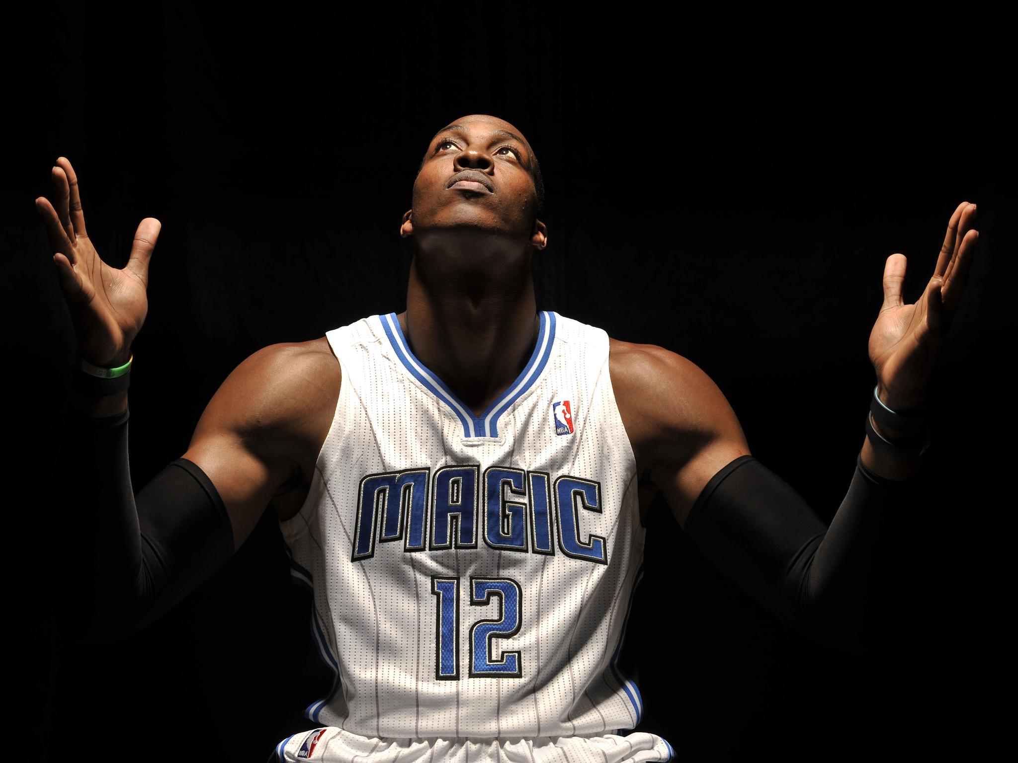 塞超球队劳动1923主帅日佐维奇在比赛中突然去世，年仅44岁（塞超劳动1923主帅日佐维奇比赛中不幸去世，终年44岁）