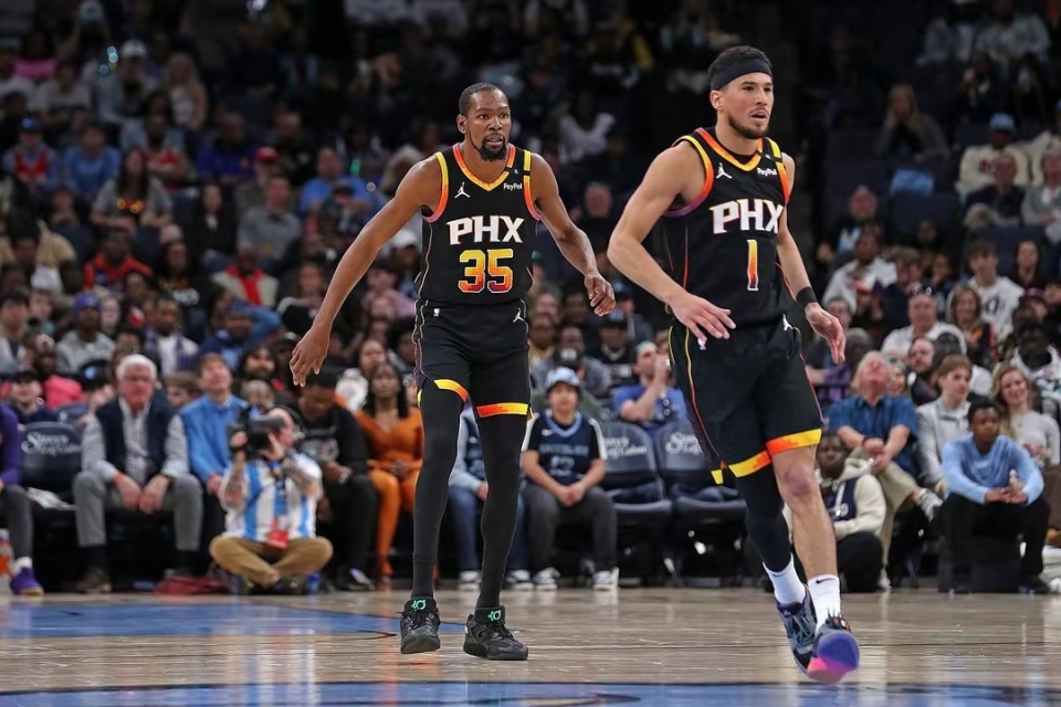 打进一球，格雷罗当选拜仁vs圣保利全场最佳球员（格雷罗破门，荣膺拜仁对阵圣保利全场最佳）