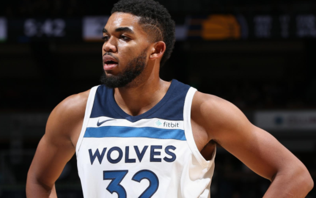 戴维对乌迪内斯的进球被吹越位，但VAR划线似乎存在问题（戴维战乌迪内斯进球被判越位，VAR画线引争议）