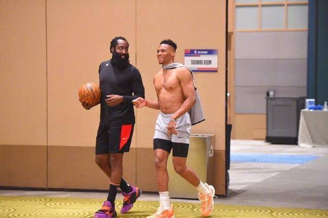 英超多队明确问询巴特萨吉，意甲新星引关注（英超多队询价巴特萨吉，意甲新星备受关注）