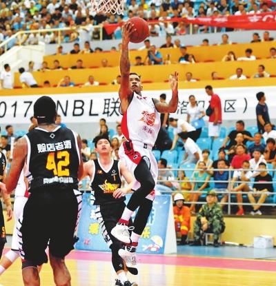 TA：皇马后卫赫伊森腹股沟不适，将接受扫描检查（TA：皇马后卫赫伊森腹股沟不适，将进行扫描评估）