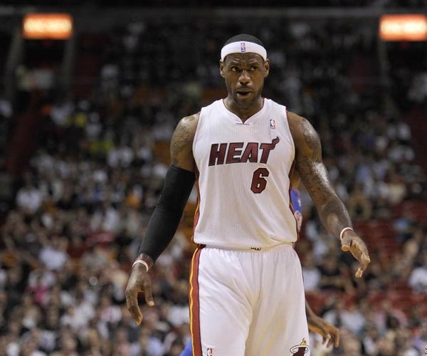 NBA球队换帅对赛季影响分析（NBA换帅对赛季表现的影响解析）