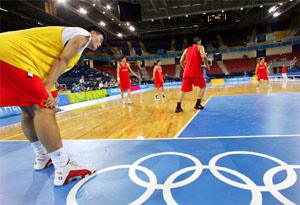 魔术主场逆转尼克斯豪取三连胜 瓦格纳37分领军进攻狂潮（魔术主场翻盘击退尼克斯取三连胜 瓦格纳轰37分引领火力全开）